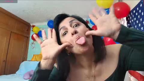 Isabeel Sofia online show from June 24, 6:59 pm