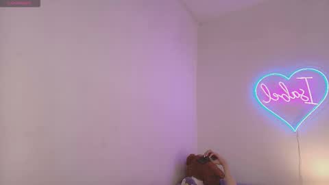 Isabel online show from December 3, 3:40 am