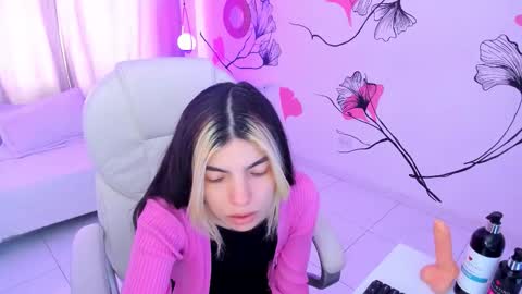 isabela_fiorelli online show from November 11, 1:35 pm