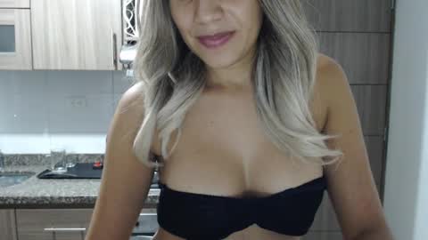 Isabela online show from January 11, 3:55 am