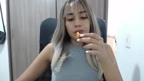 Isabela online show from February 13, 4:17 pm
