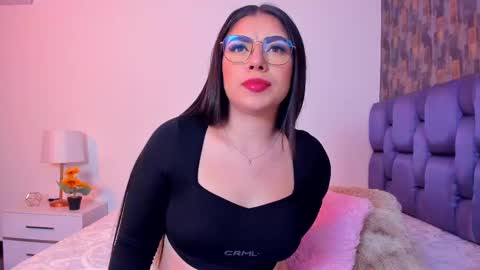 Isabela Angell  online show from February 25, 9:48 pm