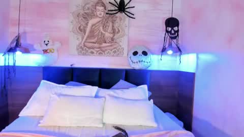 isabelastefano online show from October 7, 11:56 pm