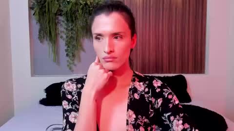 IsabelFernandez online show from September 26, 6:43 am