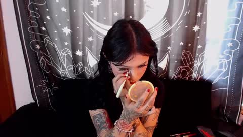 Snapshot of isabella__dark chatting on January 2, 6:56 pm online show from January 2, 6:56 pm