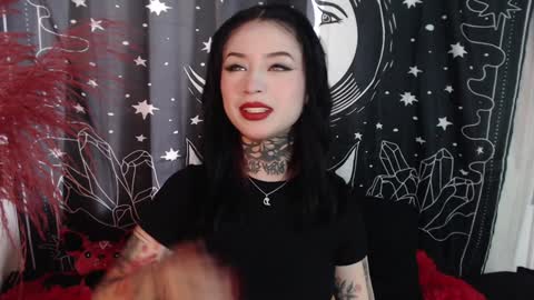 Snapshot of isabella__dark chatting on February 5, 8:25 pm online show from February 5, 8:25 pm