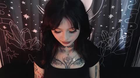 Snapshot of isabella__dark chatting on January 16, 10:34 pm online show from January 16, 10:34 pm