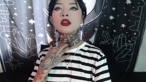 Snapshot of isabella__dark chatting on January 31, 8:22 pm online show from January 31, 8:22 pm