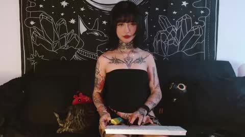    online show from November 5, 10:12 pm