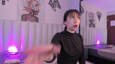 isabella_crofts online show from November 17, 3:09 am