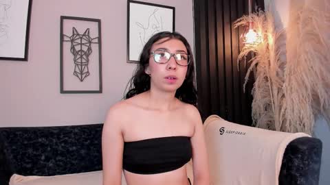 Snapshot of isabella_crofts chatting on October 19, 12:21 pm isabella_crofts online show from October 19, 12:21 pm