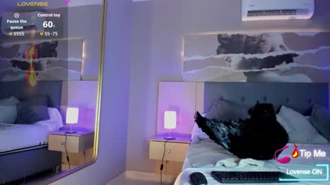 Isabella  online show from October 23, 7:59 pm