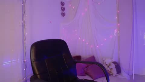 Isabella Rros online show from October 8, 1:02 am