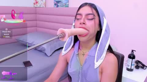 Snapshot of isabella_santos1 chatting on February 28, 12:42 pm Isabella online show from February 28, 12:42 pm