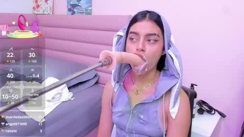 Snapshot of isabella_santos1 chatting on February 28, 3:48 pm Isabella online show from February 28, 3:48 pm
