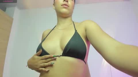 Isabella Thompson online show from October 20, 9:42 pm