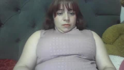 isabellaa_hills_ online show from April 13, 1:54 am