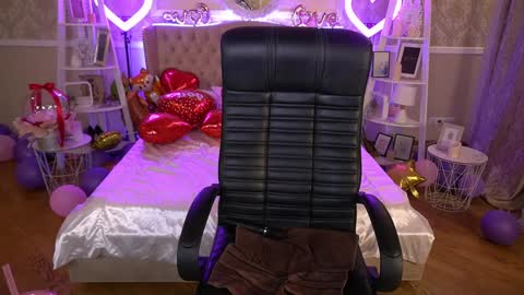 Snapshot of isabellafoxyy chatting on February 8, 4:57 pm Marina online show from February 8, 4:57 pm