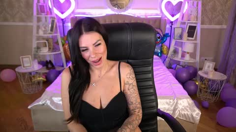 Snapshot of isabellafoxyy chatting on January 31, 4:48 pm Marina online show from January 31, 4:48 pm