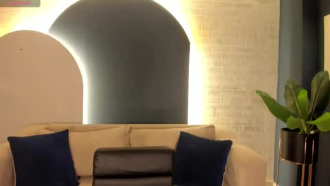 Isabella Kroft online show from March 9, 5:06 pm