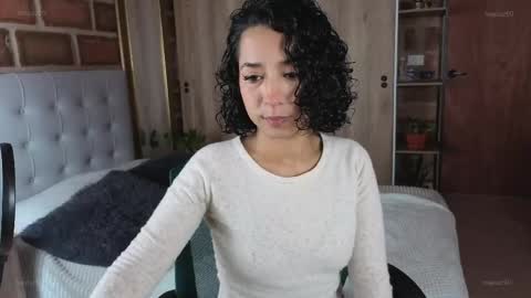 Isabela Paz online show from April 16, 12:27 pm