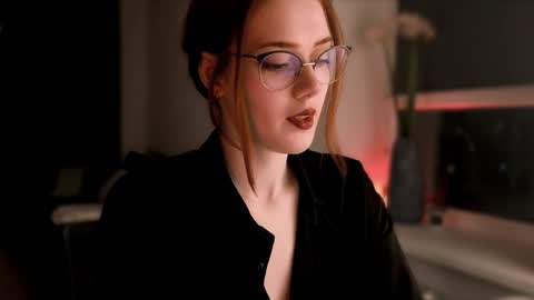 Madame Isabelle online show from December 1, 4:32 pm