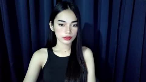 Isabelle online show from November 12, 1:24 pm