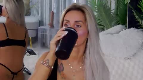 IsabelleEthan online show from June 8, 1:11 am