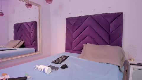 Isabellsmmith online show from October 17, 9:52 pm