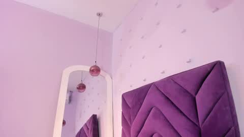 Isabellsmmith online show from September 29, 1:04 am