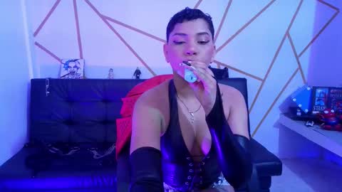 isabela online show from September 15, 3:30 am