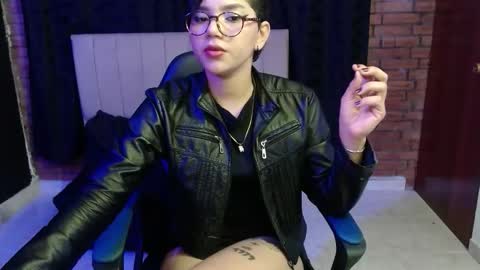 isabela online show from February 6, 3:43 am