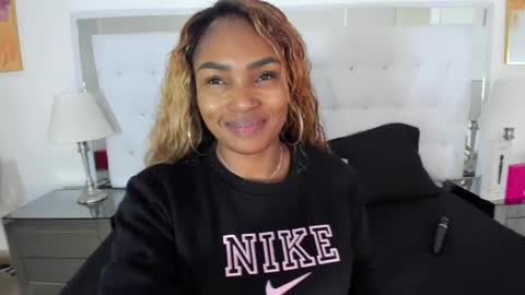 Vanessa online show from June 9, 11:32 am
