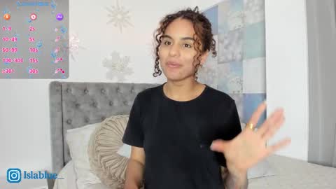 Isla Blue online show from January 19, 3:27 am