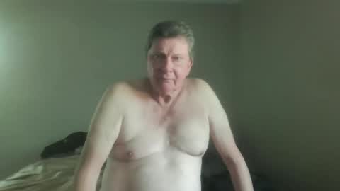 island625103 online show from September 30, 9:03 pm