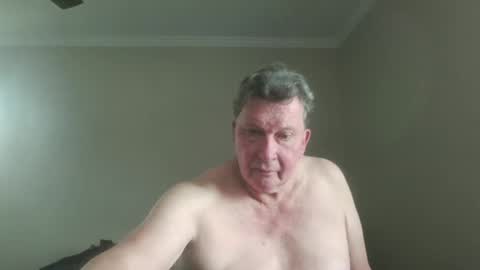 island625103 online show from October 18, 6:56 pm