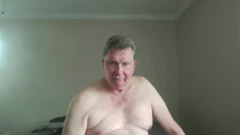 island625103 online show from October 7, 6:26 pm