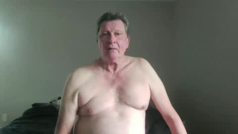 island625103 online show from September 24, 6:36 pm