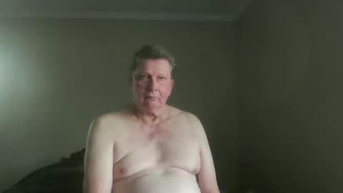 island625103 online show from October 19, 9:19 pm