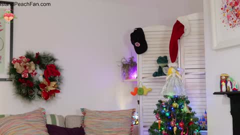 Lou  Peaches online show from December 13, 9:21 pm