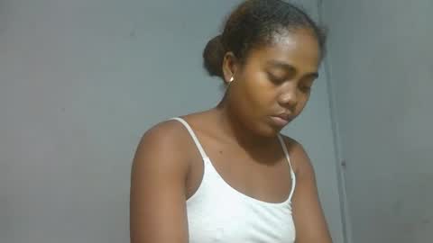 ismayrah online show from April 18, 12:45 am