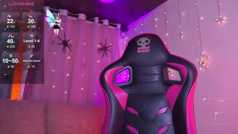 ISSA  online show from October 14, 9:29 pm