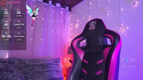 ISSA  online show from November 4, 7:37 pm