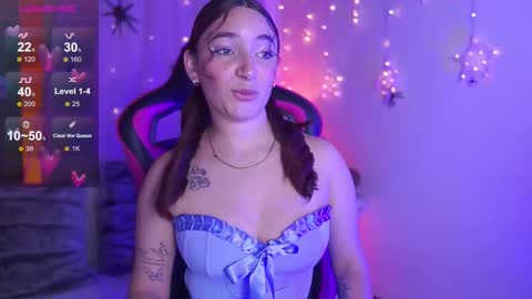 ISSA  online show from October 24, 10:32 pm