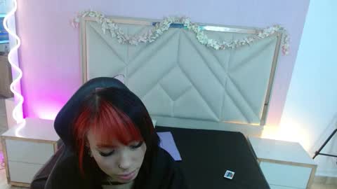 Issa online show from February 9, 3:32 am