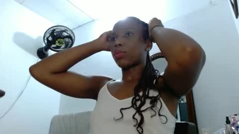 issabela_sweet online show from May 13, 5:28 am