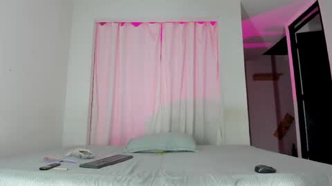 Isabella  online show from June 8, 7:42 am