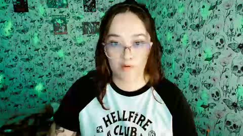 Yiz online show from March 15, 4:17 am