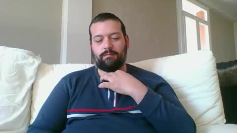 italianbigboy932 online show from April 3, 9:27 am