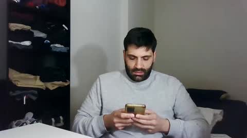 Snapshot of italianboybcn chatting on January 14, 7:59 am italianboybcn online show from January 14, 7:59 am